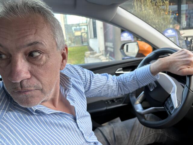 Mobilität ist für viele Menschen wichtig. Auch der Schulterblick ist für viele Verkehrsteilnehmer ein Problem, dann wenn die Beweglichkeit eingeschränkt ist | Foto: Zezula/RMA