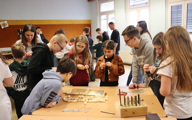 Mit vielen Mitmachstationen laden MS und PTS Hitzendorf zum Tag der offenen Tür. | Foto: Edith Ertl