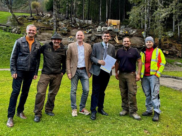 Vizebgm. Anton Glantschnig, Gerhard Stroitz, Vizebgm. Erwin Truskaller, LHStv. Martin Gruber, Robert Saupper und Organisator Erich Thaler | Foto: Büro LHStv. Gruber/Gamper