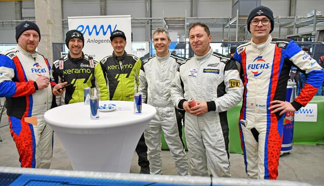 Rallyecracks in der Produktionshalle von Innovametall. | Foto: Erwin Pramhofer