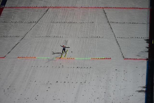 Stefan Kraft kam im Finaldurchgang nur auf 137,5 Meter und hatte Pech mit einer langen Windunterbrechung. | Foto: Johannes Brandner