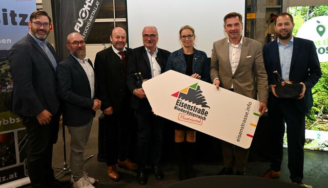 Vollversammlung der Eisenstraße Niederösterreich: Franz Rafetzeder, Reinhard Nosofsky, Franz Aigner, Gerhard Lueger, Manuela Zebenholzer, Werner Krammer und Markus Felber in Ybbsitz | Foto: eisenstrasse.info