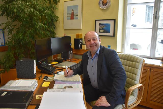 Der Scheibbser Bürgermeister Franz Aigner gibt Auskunft über die wichtigsten Projekte im Jahr 2025. | Foto: Roland Mayr