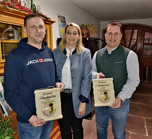 Von links: Patrick Hoffelner, Bürgermeisterin Anita Gstöttenmayr und Martin Hoffelner. | Foto: Gemeinde