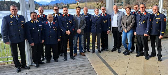 Bei der Jahreshauptversammlung der FF St. Martin war neben Ehrengästen auch der FF-Bezirkskommandant mit dabei. | Foto: FF St. Martin