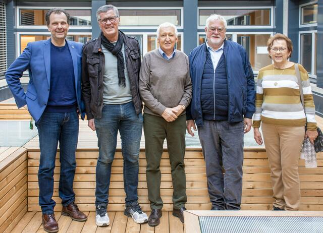 vlnr: Reinhold Strobl, Erwin Theuermann, Paul Amenitsch, Ernst Strömpfl, Gertrude Proprenter | Foto: HAK Spittal/Drau