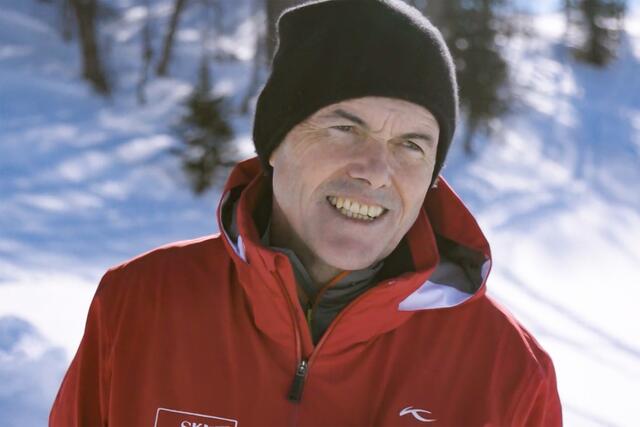 Ex-Skispringer Hubert Neuper gewährt einen Einblick ins Skifliegen. | Foto: Servus TV