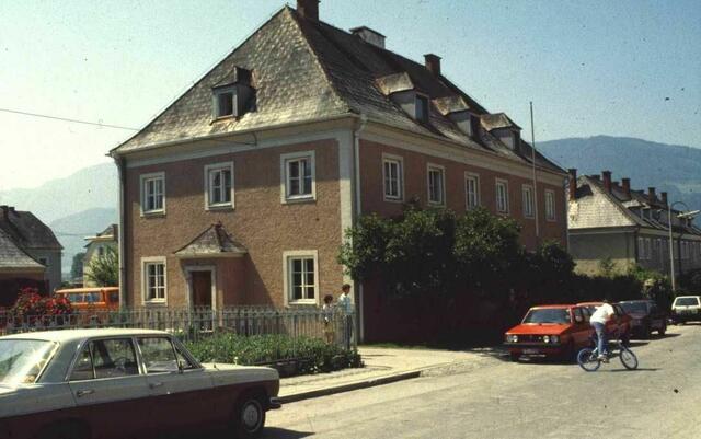 Heute beinhaltet das Gebäude in der Anton-Herzog-Straße 3 in Kirchdorf neben der Tagesheimstätte einen integrativen Verkaufsraum. | Foto: Schloss Klaus - DIG
