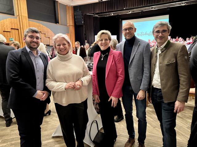 AWV Geschäftsführer Markus Brechlmacher mit Hermine Mittendrein, Evelyn Schweinzger, Bürgermeister Christoph Zirngast und Josef Fötsch (v.l.) | Foto: MeinBezirk/Fischer/Gady