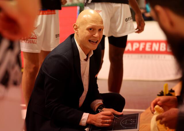 Klym Artamonov ist seit wenigen Wochen neuer Headcoach der Bulls. | Foto: Gepa Pictures