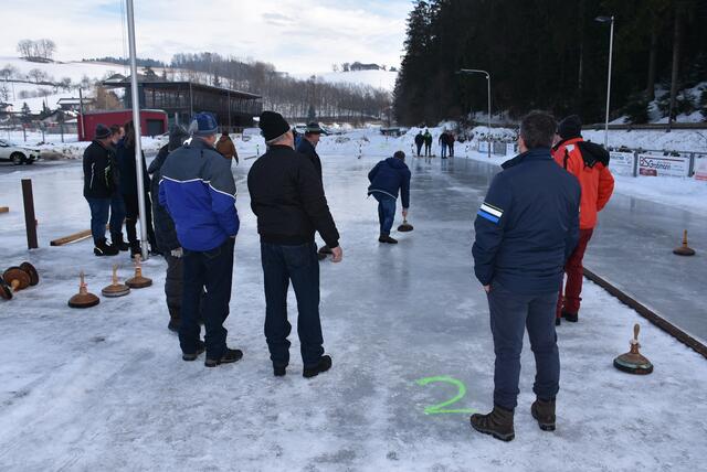 Eisarena Pabneukirchen beim Schützenhaus. | Foto: Zinterhof