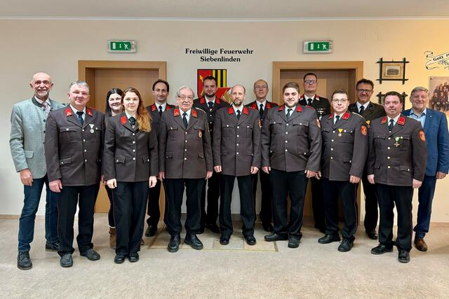 Bürgermeister Josef Schaden, Ewald Kerndl, Stefanie Polzer, Bettina Weissinger, Martin Zechmeister, Franz Wally, Christoph Weissinger, Andreas Fuchs, Franz Prinz, Stefan Holzmüller, Manuel Strondl, Gerhard Holzmüller, Alexander Tüchler, Markus Holzmüller, Vizebürgermeister Günther Prinz | Foto: Marktgemeinde Schweiggers