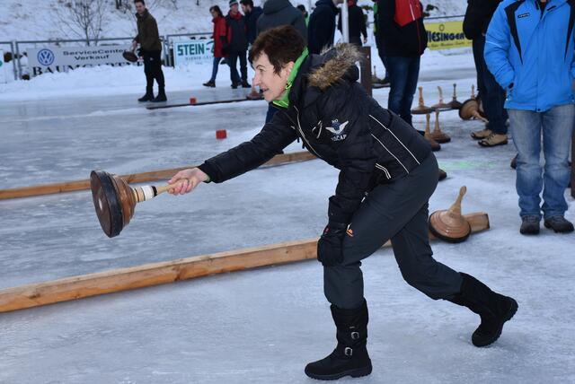 Eisarena Pabneukirchen beim Schützenhaus. | Foto: Zinterhof