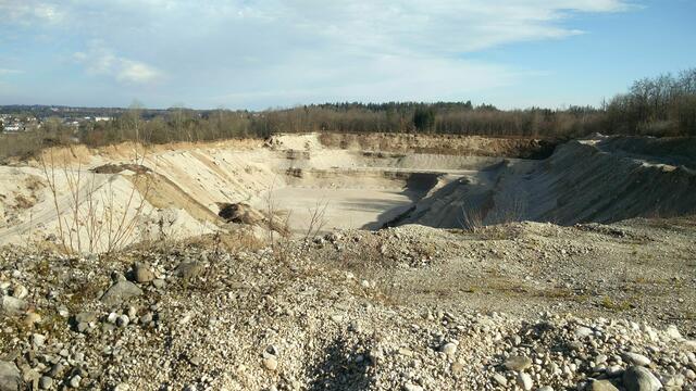 Vorerst kein Kiesabbau im Erweiterungsprojekt von Treul-Kieswerke in Stadl-Paura. Das hat nun das Verwaltungsgericht aufgrund der rechtlichen Gegenwehr der hiesigen Bürgerinitiative beschlossen. | Foto: Huss
