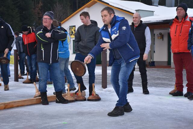 Eisarena Pabneukirchen beim Schützenhaus. | Foto: Zinterhof