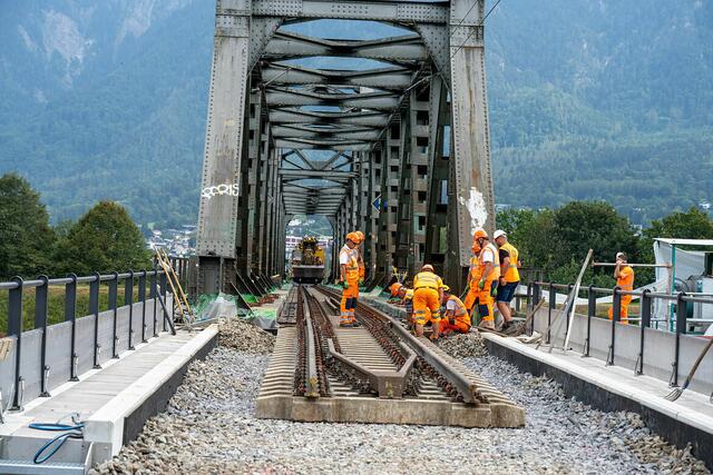 ÖBB baut 2025 im Ländle weiter aus. Im Bild: Gleisarbeiten an der Strecke Feldkirch-Buchs. | Foto: ÖBB