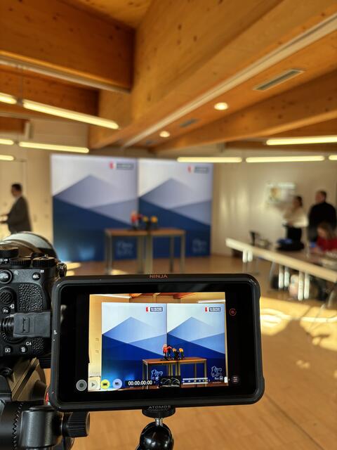 MeinBezirk vor Ort bei der kurzfristig einberufenen PK im Salzburger ÖVP-Haus. | Foto: Stefan Schubert