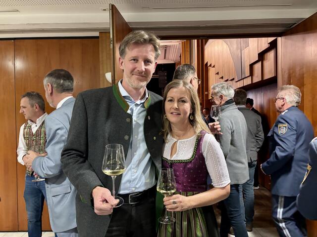 Neo-Direktor vom Landesweinverband Steiermark Martin Palz mit Yvonne Walter. | Foto: MeinBezirk/Fischer/Gady