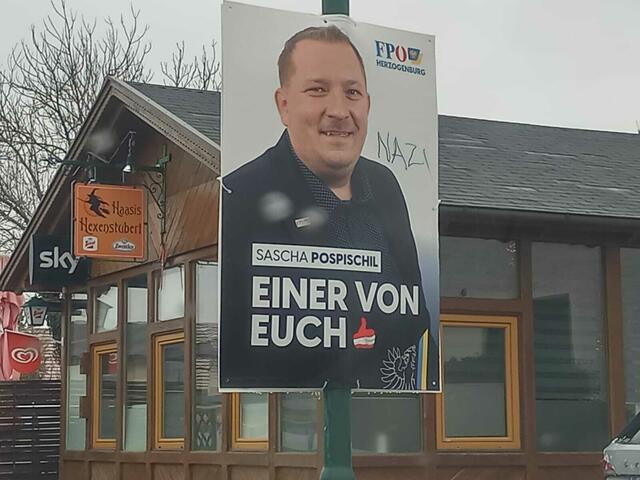 Beschmiertes Wahlplakat in Herzogenburg | Foto: FPÖ Niederösterreich