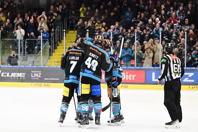 Nach fünf Spielen ohne Sieg holten die Black Wings wichtige zwei Punkte im Kampf um das Play-Off-Fixticket.  | Foto: BWL/Eisenbauer