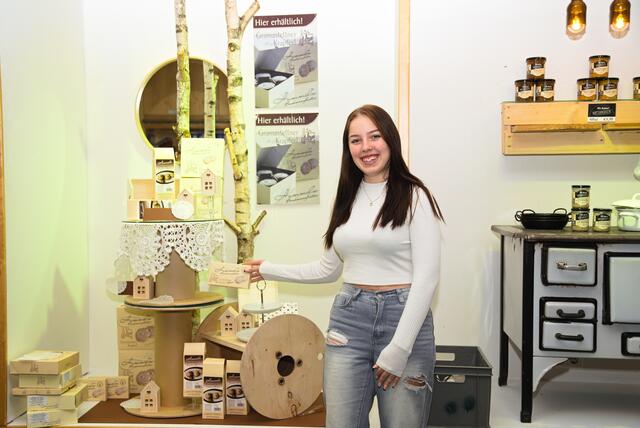 Unausweichlich gehört es zu einer qualitativen Ausbildung, dass Praxis und Theorie ineinanderfließen -  beispielsweise in einer ansprechenden Schaufenstergestaltung. | Foto: Alfred Hofer