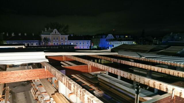 In der Schillerstraße deckte der Sturm eine Lagerhalle ab. | Foto: ffmoedling.at