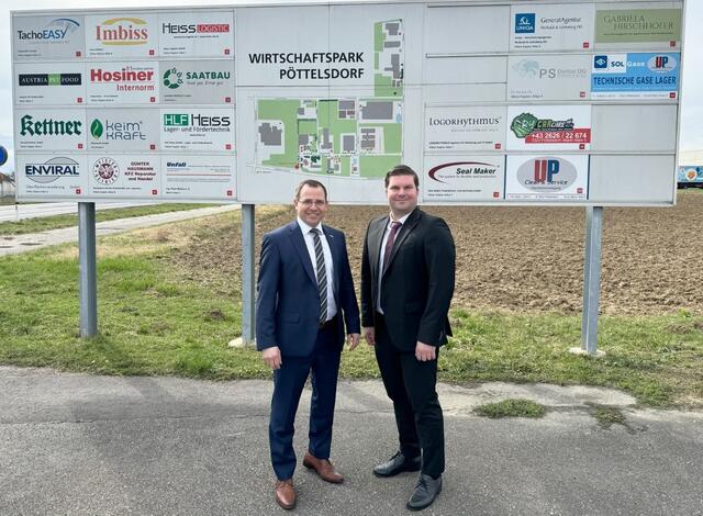 Wirtschaftskammerpräsident Andreas Wirth mit Bürgermeister Christian Kurz. | Foto: Gemeinde Pöttelsdorf