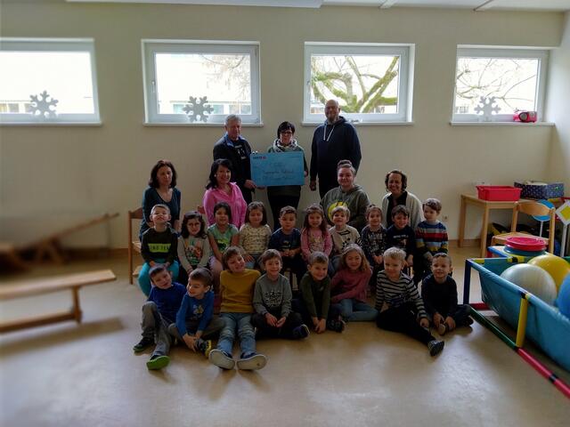 Die FPÖ Kohfidisch spendete 570 Euro an den Kindergarten Kohfidisch. | Foto: FPÖ Kohfidisch