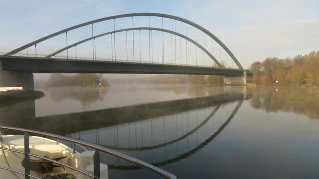 04.12.2024 ab hier fährt das Schiff verkehrt nach Regensburg...