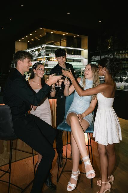 Die Maturantinnen und Maturanten freuen sich auf einen unvergesslichen Ballabend in der Jahnturnhalle. | Foto: BORG