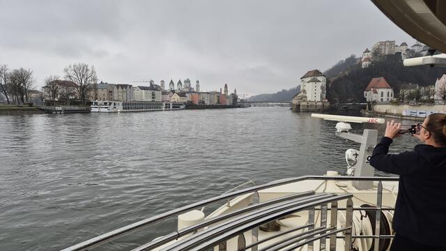 03.12.2024 Passau kommt näher. Rechts die Mündung der Ilz.