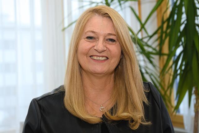 Berufsschuldirektorin Christiana Miller ist von der Lehre überzeugt und freut sich, gute Ausbildungsmöglichkeiten in Zusammenarbeit mit Betrieben bieten zu können. | Foto: Alfred Hofer