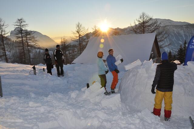 Iglu-Bau | Foto: Abenteuer Management/Angerer