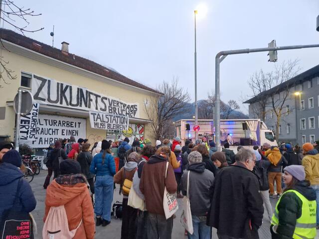 Kundgebung vor der ehemaligen Hungerburgbahn Talstation | Foto: © David Peric