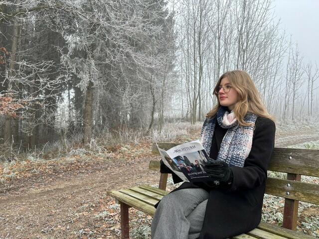 Bildtext: Sophie schätzt die zeitlosen biblischen Prinzipien als Orientierungshilfe

Foto: Vanessa Murhammer

