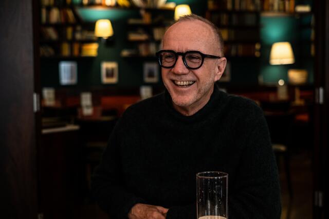 Viel Wiener Schmäh lieferte Daniel Glattauer beim Interview mit MeinBezirk.at. Der 62-Jährige wurde in Favoriten geboren. | Foto: Roland Ferrigato