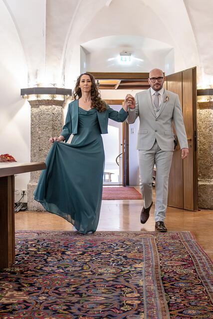 Christiane und Armin im Trausaal im Goldenen Dachl bei der Präsentation der Hochzeiten und Feste 2025 am 18. und 19.1. in der Messe Innsbruck. | Foto: luciehalajova.com