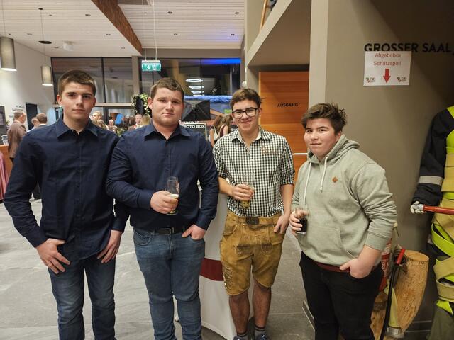 Maximilian und Peter Eder, Manuel Buber und Angelina Eder | Foto: Simon Glösl