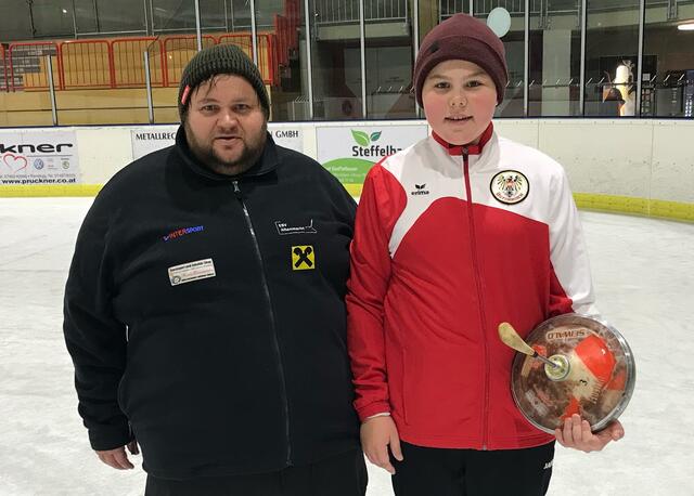 Alois Moser mit seinem Sohn Maximilian | Foto: ESV Altenmarkt