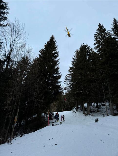 Bei einem Rodelunfall im Skigebiet Bergbahn Kitzbühel wurden eine Frau und ihr Sohn schwer verletzt.  | Foto: Zoom.Tirol