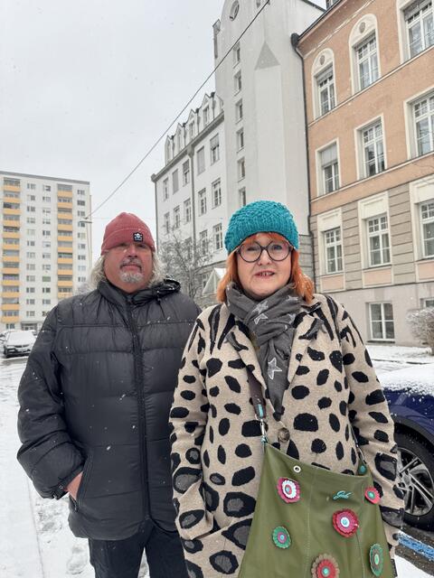 KPÖ-Gemeinderätin Gerlinde Grünn mit ihrem Lebensgefährten gab ebenfalls bereits ihre Stimme ab. | Foto: Team Fotokerschi.at/Kerschbaummayr