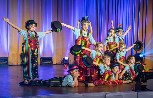 Kindergarde mit ihrem Showtanz "Clowns" | Foto: R. Wehrl und M. Gartner