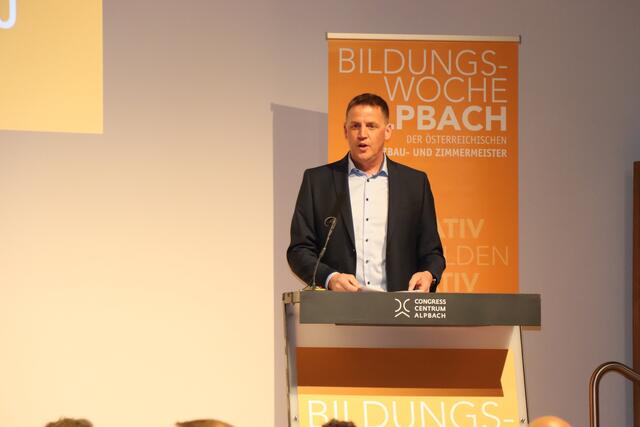 Matthias Marth moderierte durch die Auftaktveranstaltung am 13. Jänner. | Foto: Nimpf