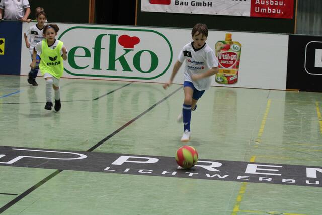 Zahlreiche Nachwuchskicker zeigten beim efko Bandenzauber ihr Fußballkönnen. | Foto: Hermann Knogler