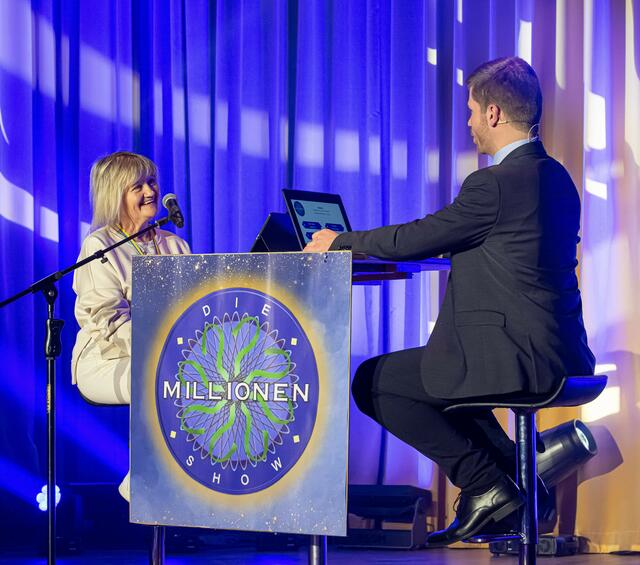 GR Elisabeth Wallner mit dem Gildenpräsidenten Christian Guttmann bei der Millionenshow | Foto: R. Wehrl und M. Gartner