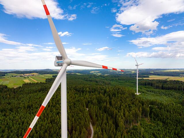 Österreichs Windräder sorgten für einen neuen Rekord: Mit einer Tagesproduktion von 81,28 GWh (Gigawattstunden) erzielten sie am Sonntag einen neuen Höchstwert an Windstrom. Damit sicherte sich Österreich im europäischen Vergleich sogar den ersten Platz beim Windstromanteil. | Foto: Benjamin Wald