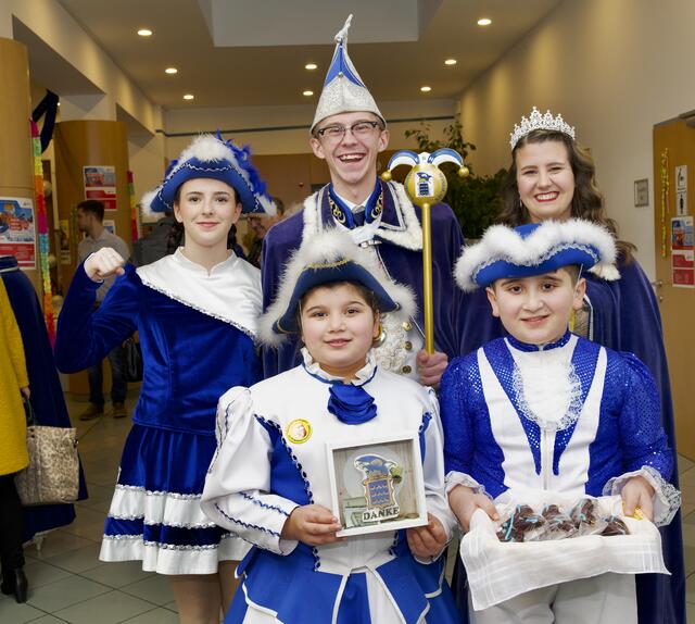 Neunkirchens Faschingsgilde trieb Schabernack. Mit dabei neben Prinzessin Stefanie I. und Prinz Benni I. auch Hannah Brenner und Elias und Elisabeth Gürbüz von der Garde. 