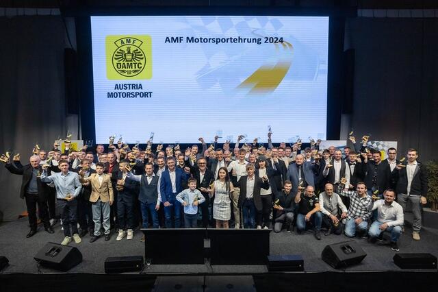 Die versammelten Gewinner auf der Gala. | Foto: Chris Hofer