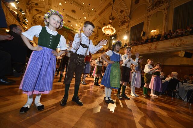 Traditionelles Highlight des Oberlandler-Balls: Kinderpolonaise im Congress Graz. | Foto: MeinBezirk