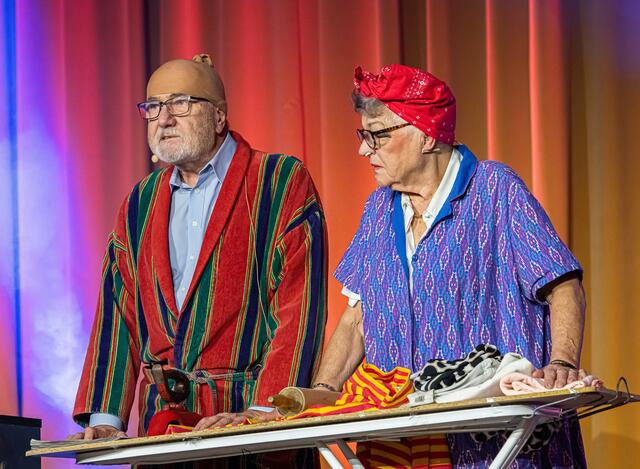 Seit 1993 gemeinsam auf der Bühne, begonnen mit "Das Dinner" und dann folgten bisher 21. Ehekarussell`s mit Johanna Weissenböck und Johann Machowetz | Foto: R. Wehrl und M. Gartner